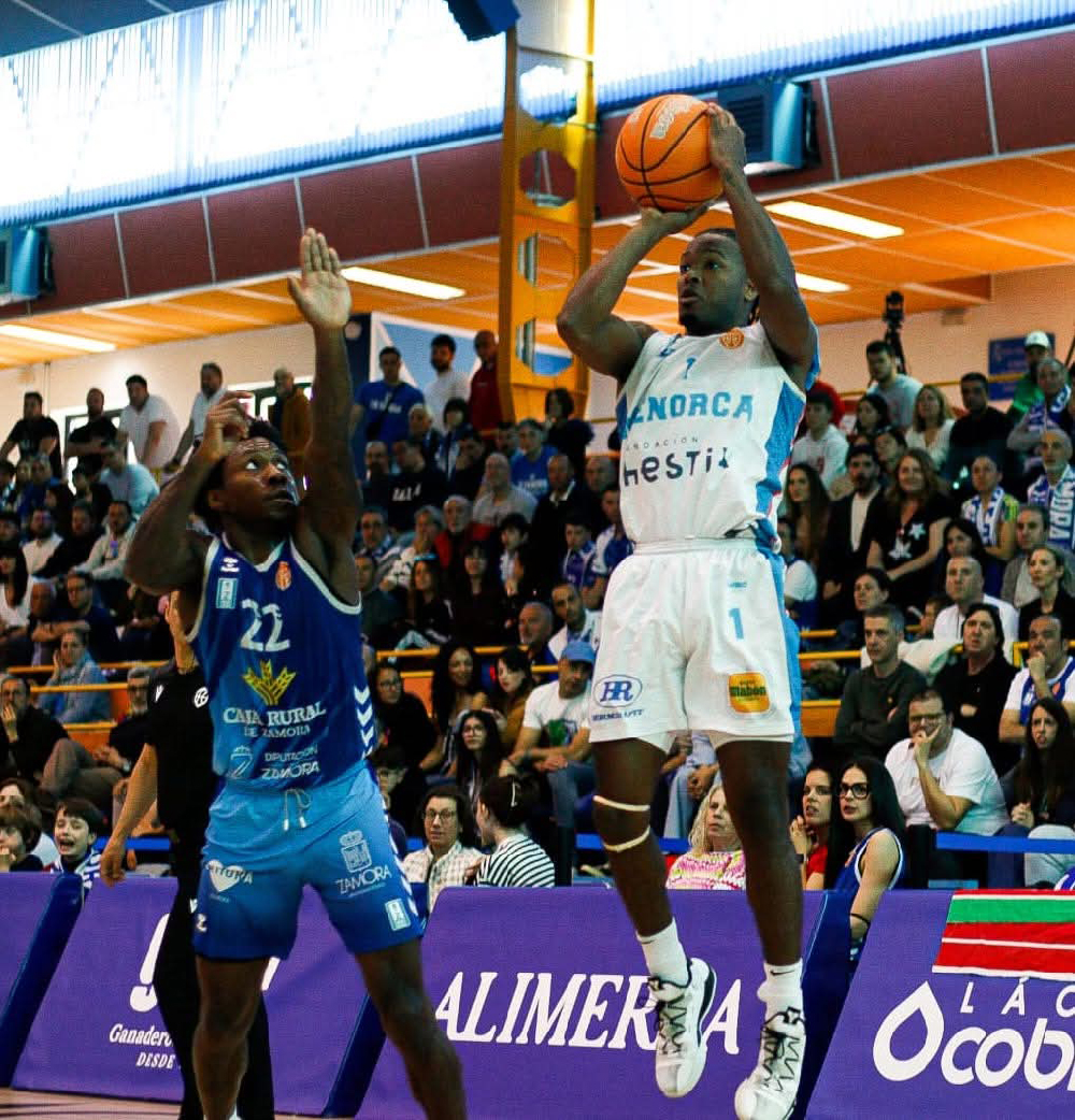 Basquet 1ª FEB Zamora-Hestia Menorca