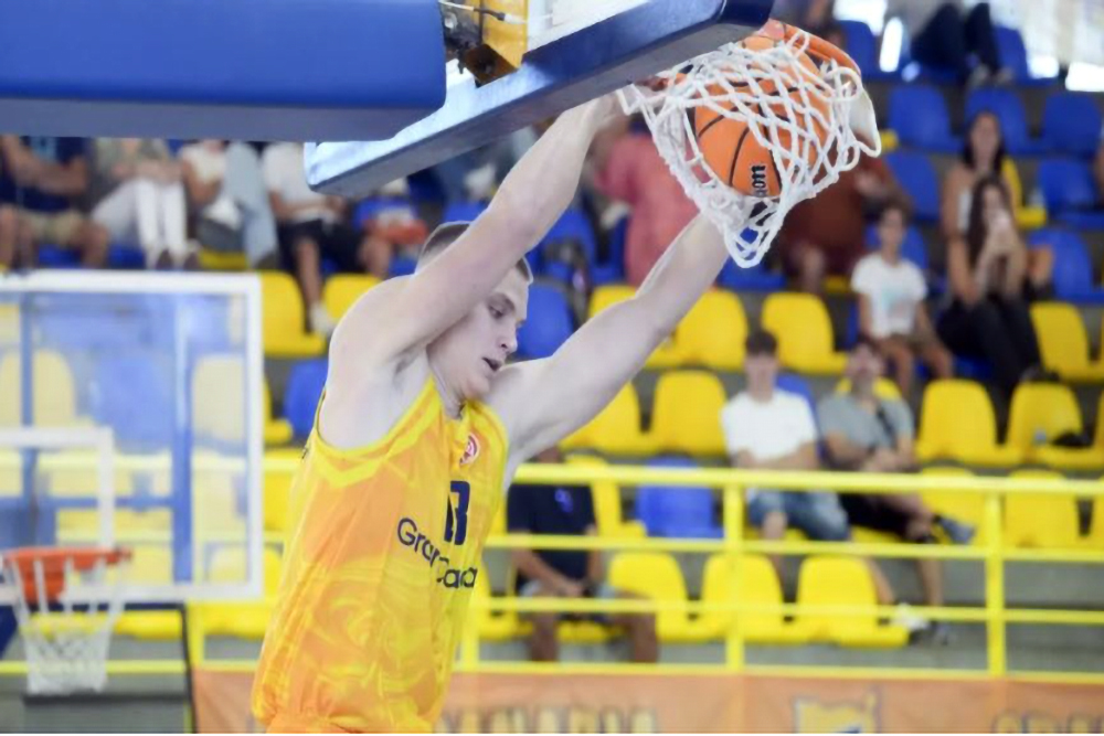 El Hestia Menorca incorpora al prometedor ala-pívot austriaco Fynn Schott