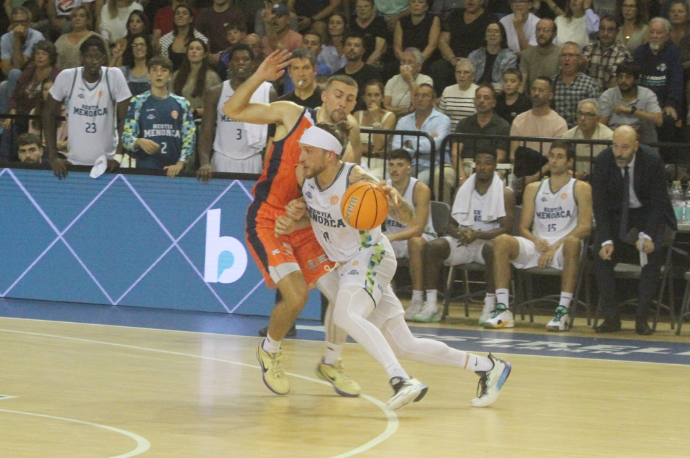 Hestia Menorca-Coruña