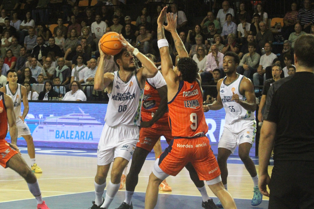 Hestia Menorca-Coruña