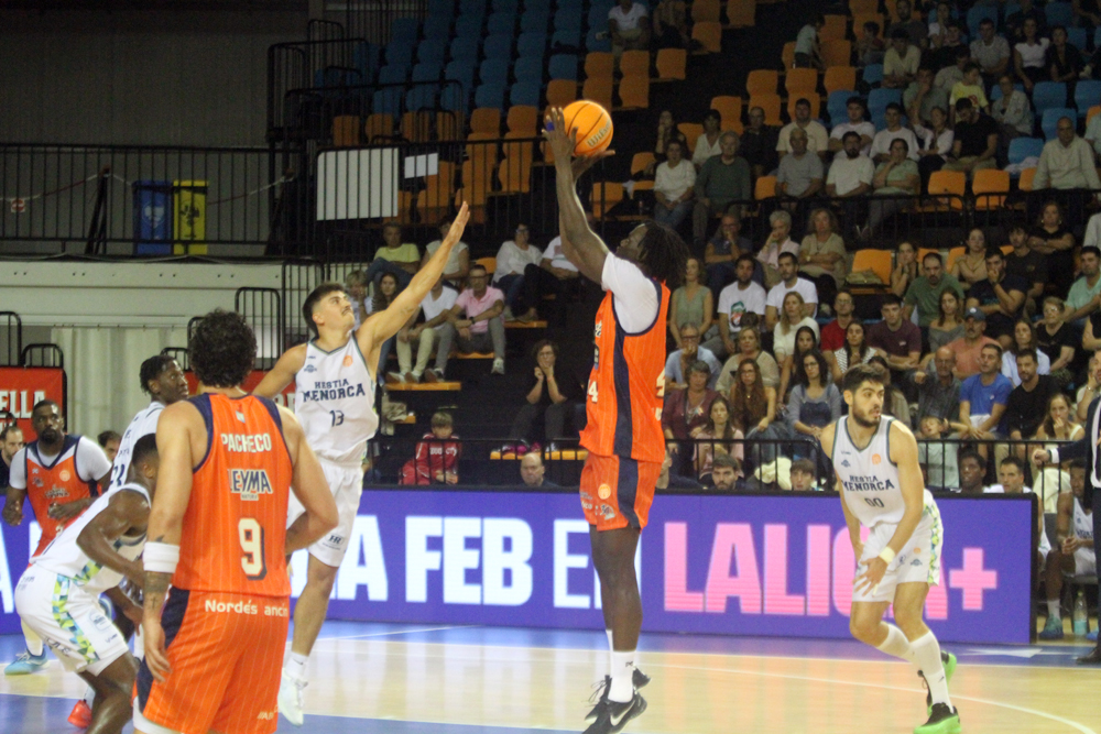 Hestia Menorca-Coruña