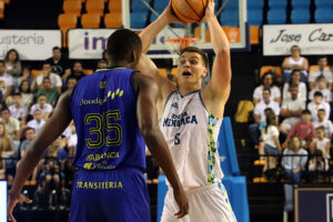 Basquet 1ª FEB Hestia Menorca- Ourense