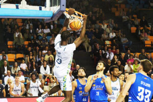 tm080526009hestia_basquetmenorca_melilla