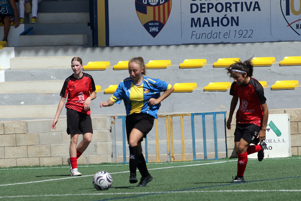 Futbol fem Aut 26 UD Mahón-Sineu